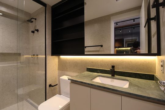 Banheiro de kitnet/studio para alugar com 1 quarto, 29m² em Indianópolis, São Paulo
