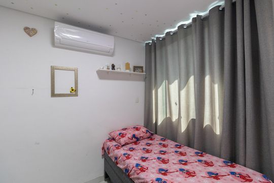 Quarto 1 de casa à venda com 4 quartos, 120m² em Parque Guarani, São Paulo