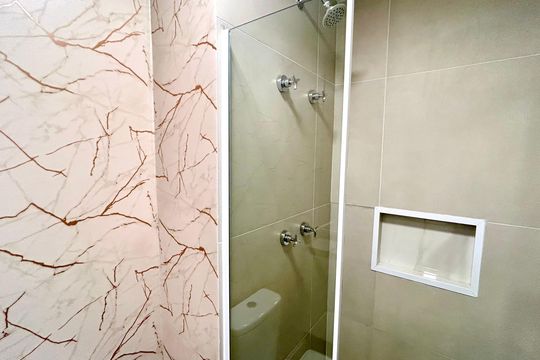 Banheiro 1 de apartamento à venda com 1 quarto, 56m² em Gopouva, Guarulhos