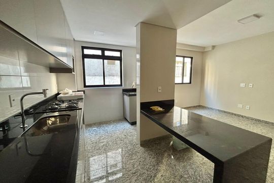 Cozinha e Área de Serviço de apartamento para alugar com 2 quartos, 55m² em Anchieta, Belo Horizonte
