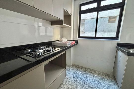 Cozinha e Área de Serviço de apartamento para alugar com 2 quartos, 55m² em Anchieta, Belo Horizonte