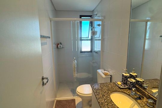 Banheiro 1 de apartamento para alugar com 2 quartos, 71m² em Rebouças, Curitiba
