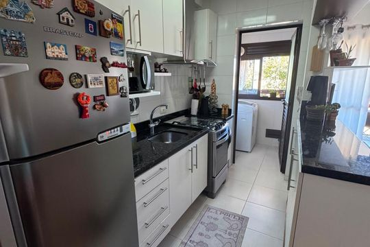 Cozinha de apartamento para alugar com 2 quartos, 71m² em Rebouças, Curitiba