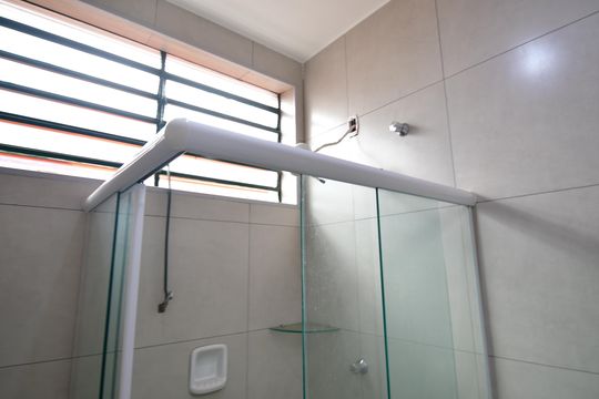 Banheiro Suíte de casa para alugar com 3 quartos, 288m² em Jardim Chapadão, Campinas