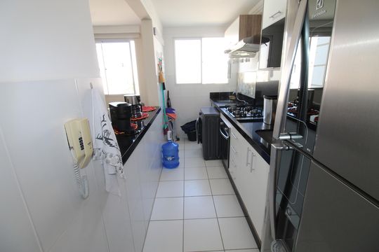 Cozinha de apartamento para alugar com 2 quartos, 50m² em Vila Tesouro, São José dos Campos
