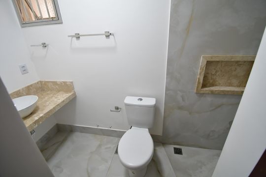 Banheiro Suíte de apartamento para alugar com 2 quartos, 74m² em Cambuí, Campinas