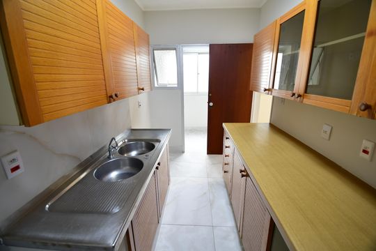 Cozinha de apartamento para alugar com 2 quartos, 74m² em Cambuí, Campinas
