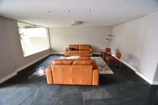 Hall social de apartamento para alugar com 2 quartos, 74m² em Cambuí, Campinas