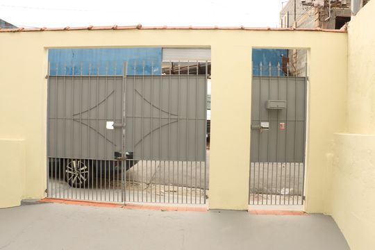 Área externa de casa para alugar com 2 quartos, 155m² em Parque Independencia, São Paulo