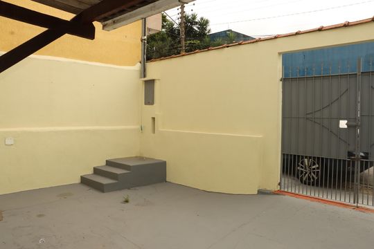 Área externa de casa para alugar com 2 quartos, 155m² em Parque Independencia, São Paulo