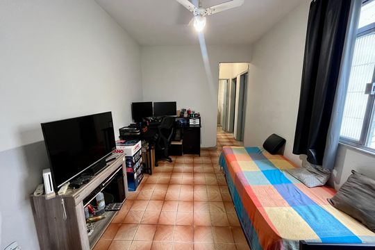 Sala de apartamento à venda com 2 quartos, 50m² em Tanque, Rio de Janeiro