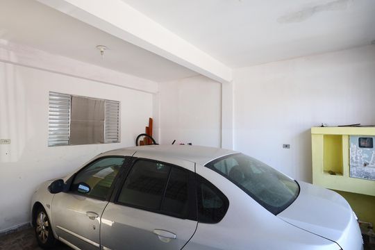 Garagem de casa à venda com 3 quartos, 125m² em Cipava, Osasco