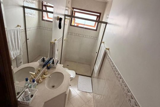 Banheiro de casa de condomínio à venda com 5 quartos, 400m² em Tucuruvi, São Paulo