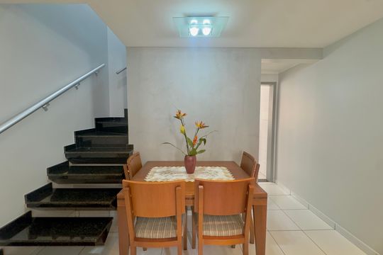 Sala de casa de condomínio à venda com 2 quartos, 70m² em Jardim Celia, Guarulhos