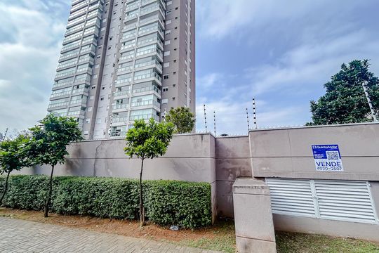 Fachada com Plaquinha de apartamento para alugar com 2 quartos, 56m² em Jardim Analia Franco, São Paulo
