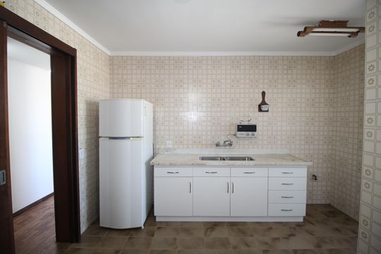 Cozinha de apartamento para alugar com 2 quartos, 80m² em Floresta, Porto Alegre