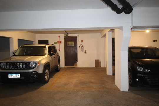 Garagem de apartamento para alugar com 2 quartos, 80m² em Floresta, Porto Alegre