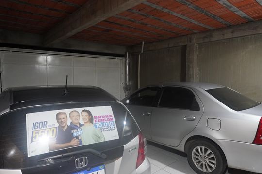 Garagem de casa à venda com 3 quartos, 137m² em Cidade São Pedro - Gleba C, Santana de Parnaíba