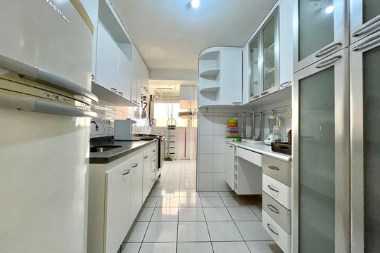 Cozinha de apartamento para alugar com 3 quartos, 73m² em Vila Campestre, São Paulo