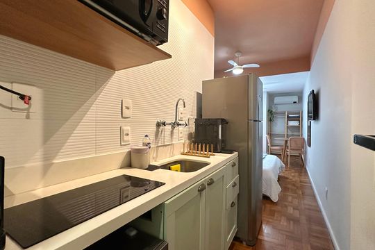 Apartamento para alugar com 0 quarto, 22m² em Leme, Rio de Janeiro