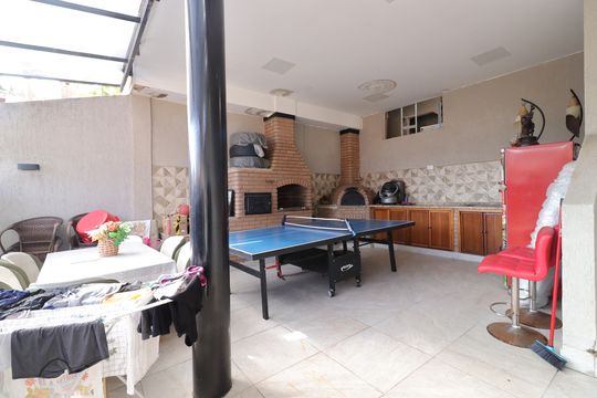 Churrasqueira de casa à venda com 5 quartos, 250m² em Jardim Umuarama, São Paulo