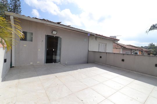 Varanda de casa à venda com 5 quartos, 250m² em Jardim Umuarama, São Paulo