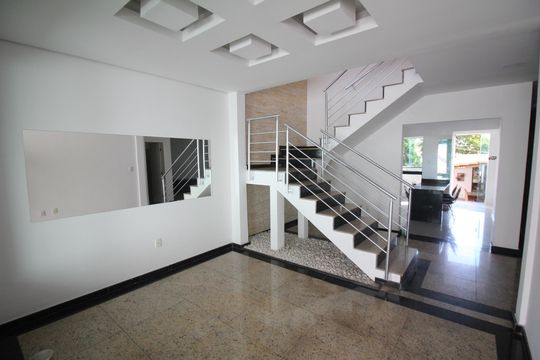 Casa para alugar com 3 quartos, 281m² em Camargos, Belo Horizonte
