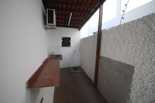 Área de Serviço de casa para alugar com 3 quartos, 281m² em Camargos, Belo Horizonte