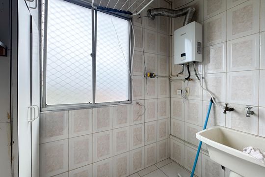 Área de Serviço de apartamento para alugar com 2 quartos, 77m² em Santa Terezinha, São Bernardo do Campo