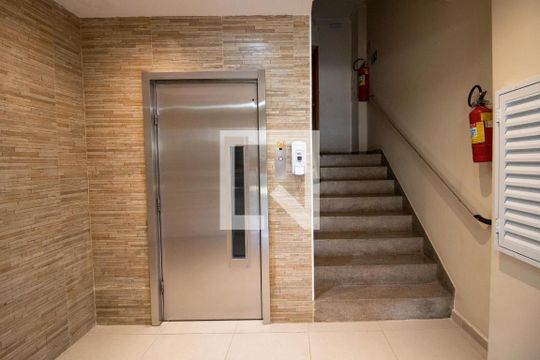 Área comum - Hall de apartamento para alugar com 2 quartos, 77m² em Santa Terezinha, São Bernardo do Campo
