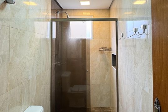 Banheiro Social de apartamento para alugar com 2 quartos, 77m² em Santa Terezinha, São Bernardo do Campo