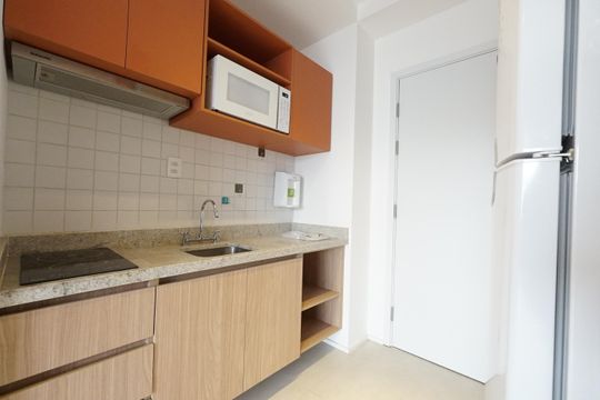 Cozinha de kitnet/studio para alugar com 1 quarto, 29m² em Liberdade, São Paulo