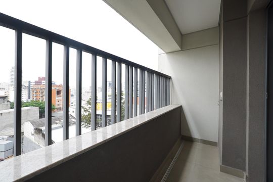 Varanda de kitnet/studio para alugar com 1 quarto, 29m² em Liberdade, São Paulo