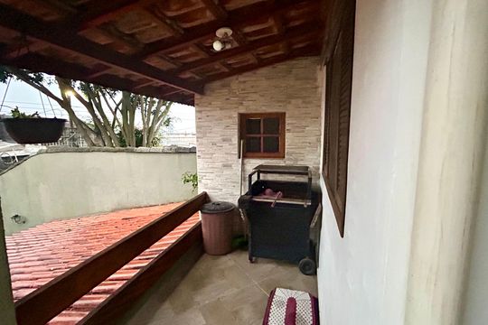 Varanda de casa à venda com 2 quartos, 208m² em Vila Milton, Guarulhos