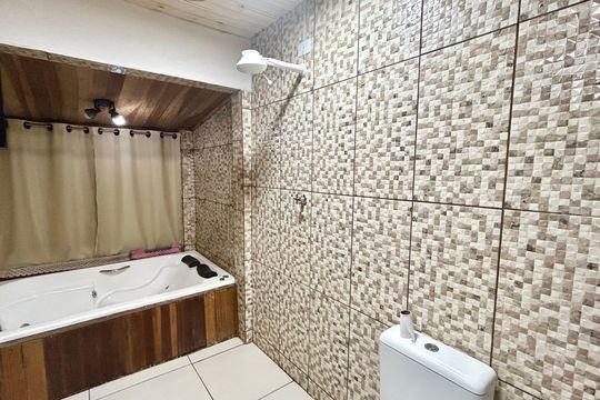 Banheiro da Suíte de casa à venda com 2 quartos, 208m² em Vila Milton, Guarulhos
