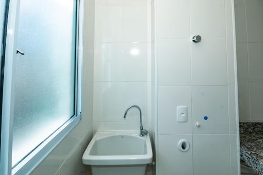 Área de Serviço de apartamento para alugar com 2 quartos, 46m² em Braúnas, Belo Horizonte