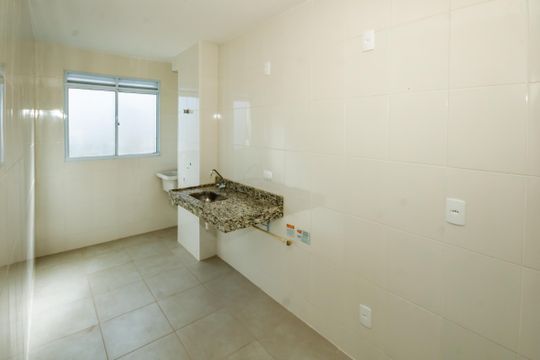 Cozinha de apartamento para alugar com 2 quartos, 46m² em Braúnas, Belo Horizonte
