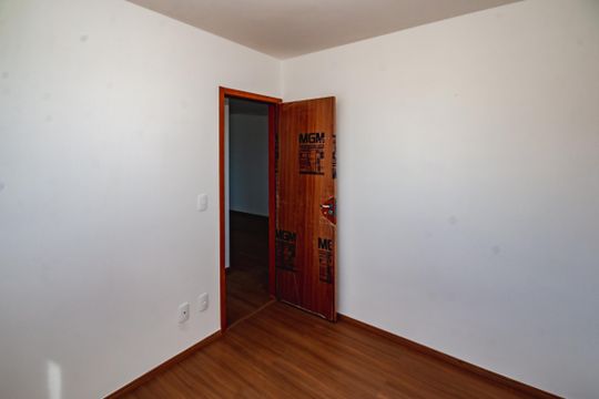Quarto 2 de apartamento para alugar com 2 quartos, 46m² em Braúnas, Belo Horizonte