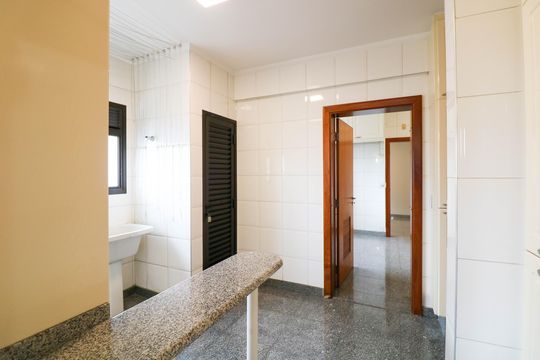 Área de Serviço de apartamento para alugar com 4 quartos, 363m² em Campo Belo, São Paulo