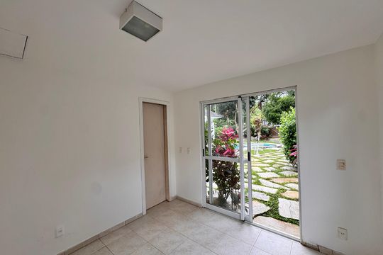 Quarto 2 de casa de condomínio para alugar com 2 quartos, 1000m² em Vargem Grande, Rio de Janeiro