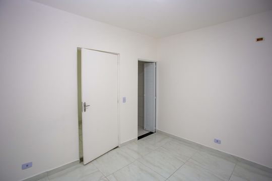 Quarto de kitnet/studio para alugar com 1 quarto, 25m² em Taboão, Diadema
