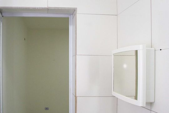 Banheiro de kitnet/studio para alugar com 1 quarto, 25m² em Taboão, Diadema