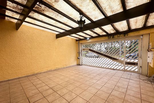 Garagem de casa à venda com 6 quartos, 180m² em Centro, São Bernardo do Campo