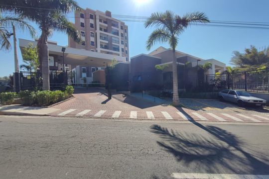 Fachada do Condomínio de apartamento para alugar com 2 quartos, 66m² em Swiss Park, Campinas