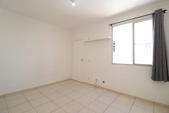 Sala de apartamento para alugar com 2 quartos, 49m² em Gávea, Uberlândia