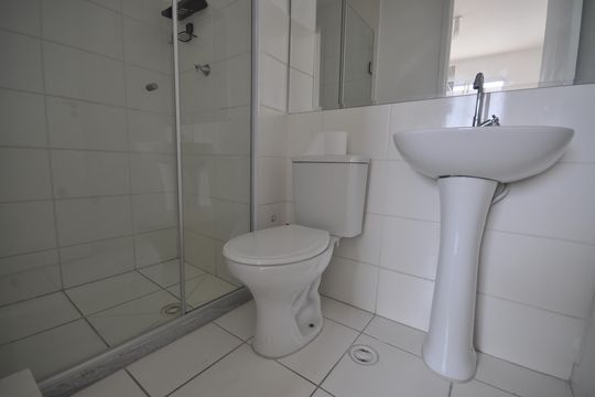 Banheiro do Quarto Suíte de apartamento para alugar com 1 quarto, 29m² em Parque Vitoria, São Paulo