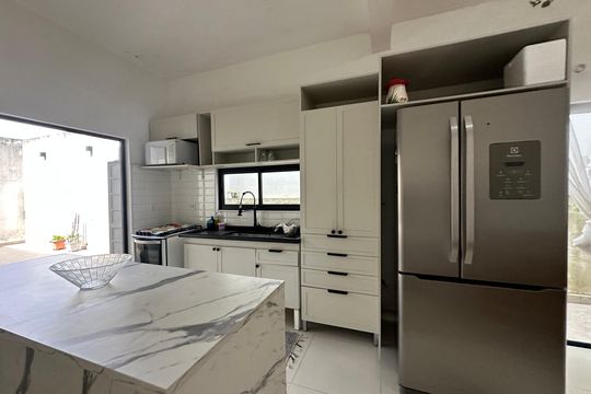Cozinha de casa à venda com 1 quarto, 143m² em Ana Cristina Ii, Barueri