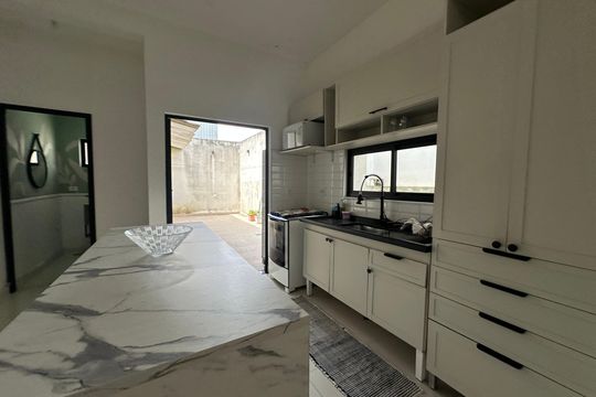 Cozinha de casa à venda com 1 quarto, 143m² em Ana Cristina Ii, Barueri