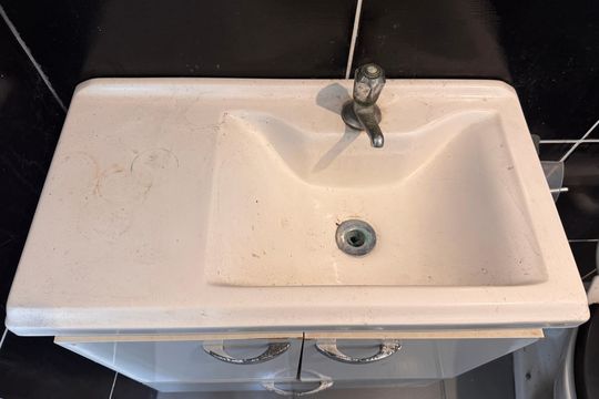 Banheiro Social de apartamento para alugar com 1 quarto, 65m² em Barra de Guaratiba, Rio de Janeiro