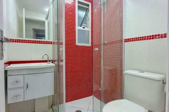 Banheiro de apartamento à venda com 2 quartos, 50m² em Parque Boturussu, São Paulo